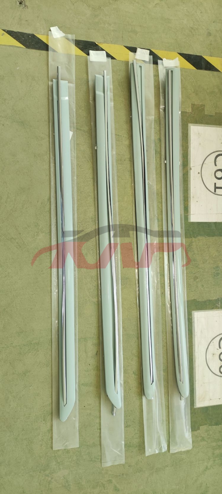 For Toyota 2552009-2010 Innova&nbsp;door Stripe&nbsp;, Toyota  Door Trim Strip, Innova  Auto Part-