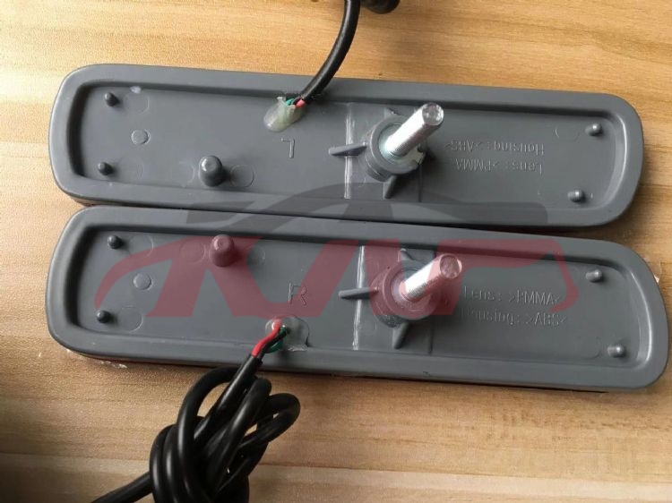 For Toyota 203141998-2004 Landcruiser Fj100&nbsp;reflector Led&nbsp;81920-60051, Land Cruiser Car Parts, Toyota  Rear Reflector-81920-60051