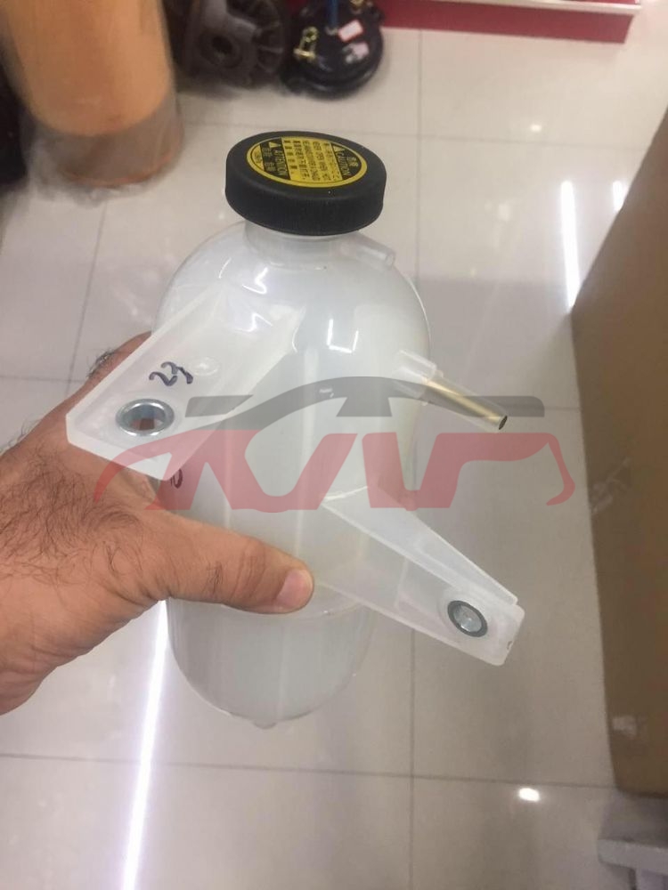 适用于丰田2004 HILUX/VIGO&nbsp;水壶，侧  带盖子&nbsp;16470-0L010 16470-0L031, 丰田 主水壶, 海拉克斯 汽车配件-16470-0L010 16470-0L031