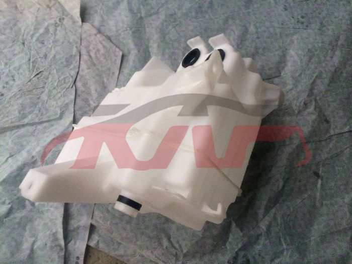 For Toyota 2422009-2013  Rav4&nbsp;wiper Tank W/o Motor&nbsp;85315-0r020, 85315-42230, Rav4 Car Parts Shipping Price, Toyota  Tank-85315-0R020, 85315-42230