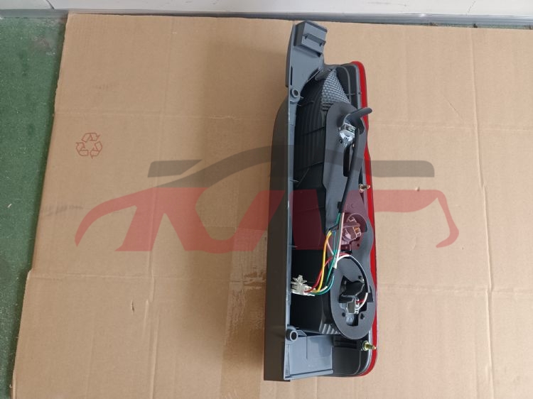 For Toyota 2572005 Hiace&nbsp;tail Lamp, With Line&w/bulb&nbsp;r 81551-26200   L 81561-26200    212-19k2, Toyota  Car Parts, Hiace Auto Part-R 81551-26200   L 81561-26200    212-19K2