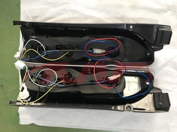 For Toyota 2572005 Hiace&nbsp;tail Lamp&nbsp;, Toyota  Taillights, Hiace Car Accessories-