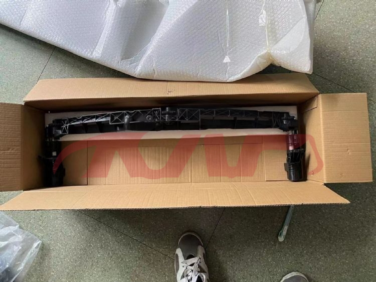 For Benz 479w212 11-12&nbsp;front Grille Bracket&nbsp;2128801403, E-class Car Accessorie, Benz  Plastic Grille-2128801403