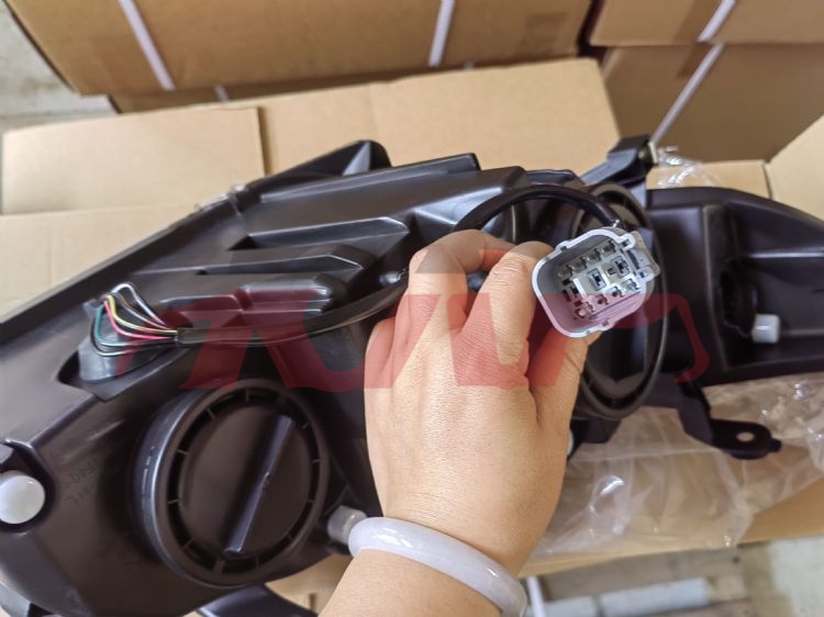 For Toyota 41352012-2014 Cmary Midde East&nbsp;head Lamp,middle East Big Holder&nbsp;l81170-06840,r 81130-06840  L 81170-06810 R 81130-06810, Camry Auto Parts Shop, Toyota   Car Headlamps Bulb-L81170-06840,R 81130-06840  L 81170-06810 R 81130-06810