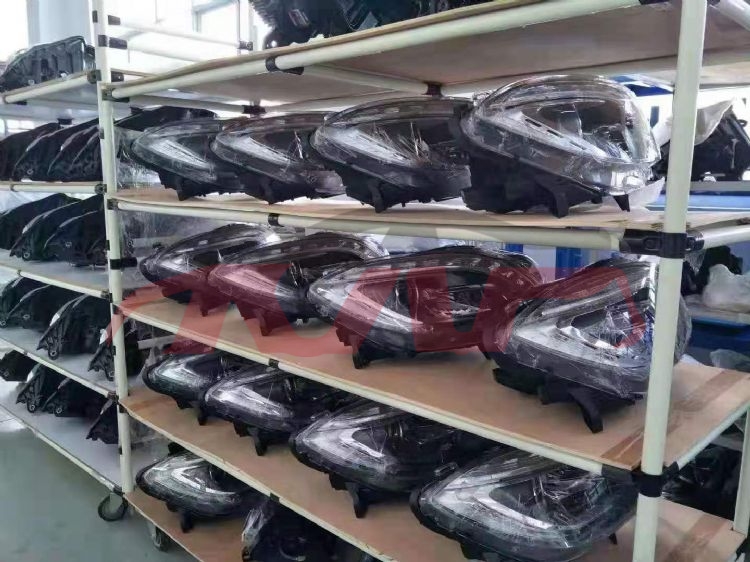 For Porsche624cayenne 958 11-14&nbsp;head Lamp Middle Level Black Strip&nbsp;95863128101 / 95863128201, Porsche Head Lamps, Cayenne Automotive Parts-95863128101 / 95863128201