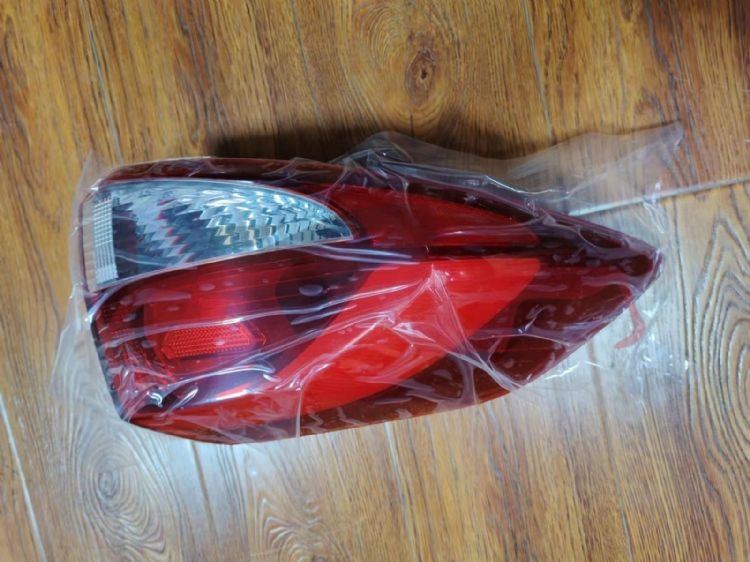 For Hyundai 15012016 -2018 Tucson&nbsp;tail Lamp Out Halogen&nbsp;r92402-d3000 L92401-d3000, Tucson (ix35) Car Accessorie Catalog, Hyundai   Car Body Parts-R92402-D3000 L92401-D3000