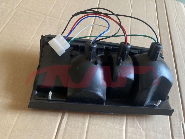 For Toyota 205581992 Hilux&nbsp;tail Lamp&nbsp;212-1945  L:81550-39785 R:81560-39785, Hilux Car Accessories Catalog, Toyota  Car Lamps-212-1945  L:81550-39785 R:81560-39785