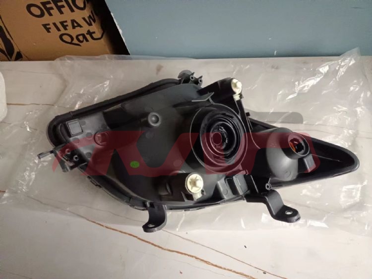 For Toyota 24562002-2005 Ist&nbsp;head Lamp&nbsp;l:81106-52520 R:81105-52520, Ist Auto Body Parts Price, Toyota  Auto Parts Rear Fog Light Cover-L:81106-52520 R:81105-52520