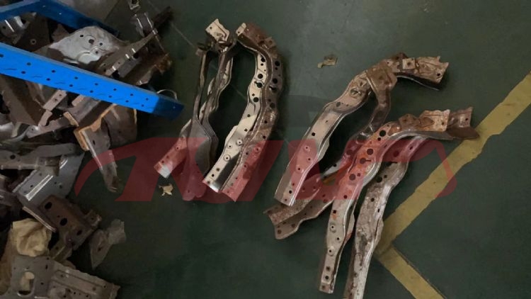 For Toyota 2352016-2018 Landcruiser Fj200&nbsp;tank Frame Bracket&nbsp;, Land Cruiser Auto Parts Prices, Toyota  Bracket-