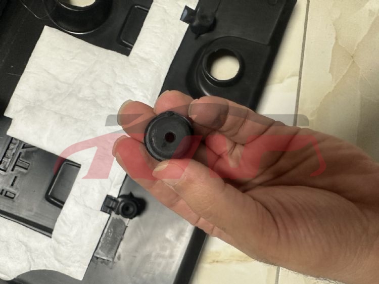 适用于丰田2007 卡罗拉&nbsp;发动机盖板皮塞&nbsp;, 丰田 前中网标志, 卡罗拉 汽车配件-