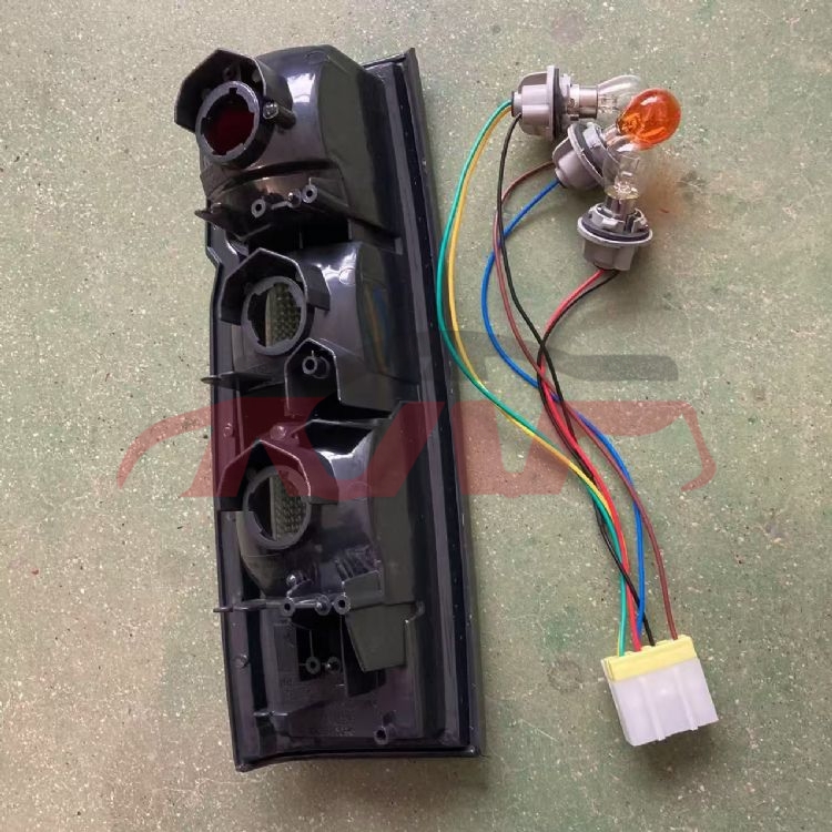 For Nissan 203731998-2004 D22-np300&nbsp;tail Lamp&nbsp;l：26555-vj725   R:26550-vj725   L：26526-vj700 R:26521-vj700, Nissan  Auto Part, Pick Up  Automotive Parts-L：26555-VJ725   R:26550-VJ725   L：26526-VJ700 R:26521-VJ700