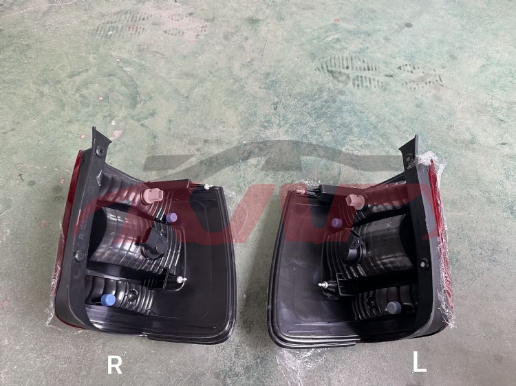 For Ford 29352008-2012 Kuga/escape&nbsp;tail Lamp&nbsp;8l8z13404a    Fo2801210  L:fo2800210 R:fo2801210, Ford  Auto Part, Kuga/escape Auto Part-8L8Z13404A    FO2801210  L:FO2800210 R:FO2801210